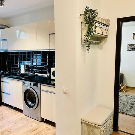 Thias Apartment -Parter, Langa Spitalul Marie Curie Bucureşti Eksteriør bilde