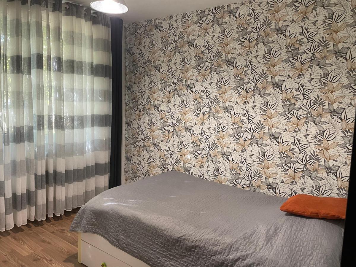 Thias Apartment -Parter, Langa Spitalul Marie Curie Bucureşti Eksteriør bilde